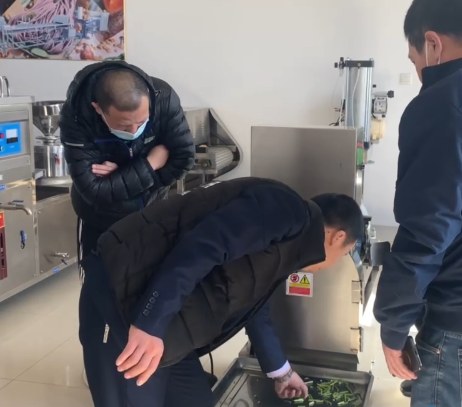 多功能切菜機(jī)怎么使用 多功能切菜機(jī)怎么使用