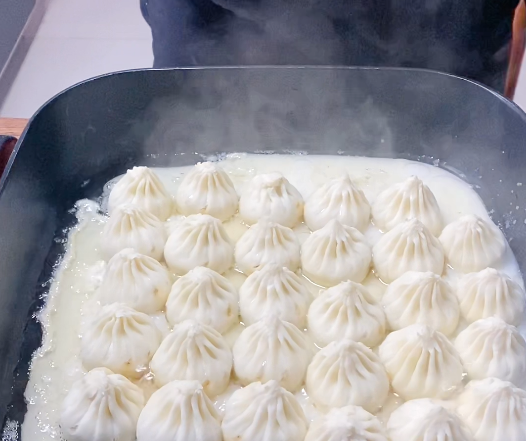 拇指生煎包做法?包子機(jī)來(lái)完成 拇指生煎包做法?包子機(jī)來(lái)完成