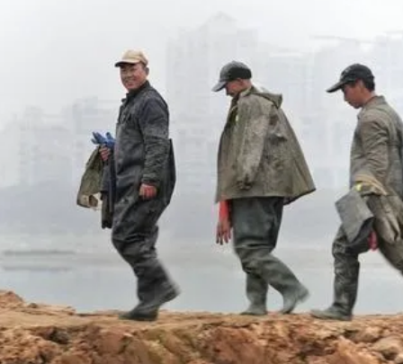 返鄉(xiāng)開面條坊是等頭發(fā)蒼白還是趁年輕？面條機需要幾個人操作？