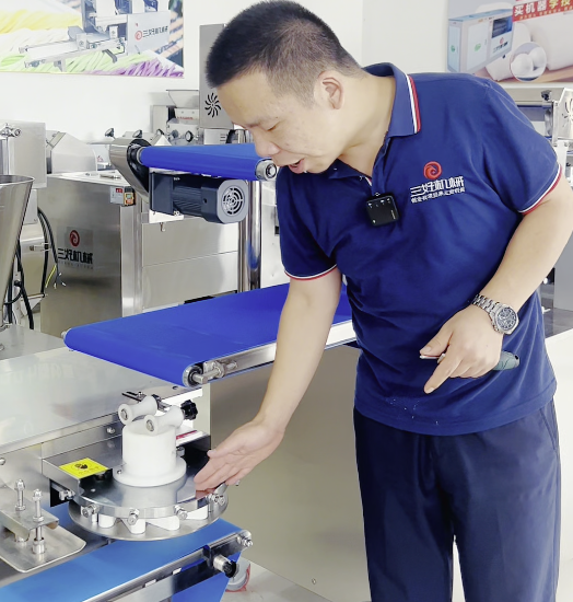 應該怎么用小型包子機做速凍生坯包？